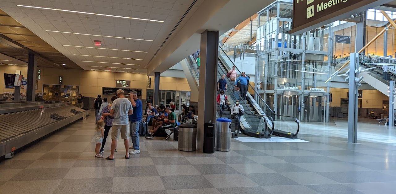 Delta Airlines Raleigh-Durham International Airport – RDU Terminal