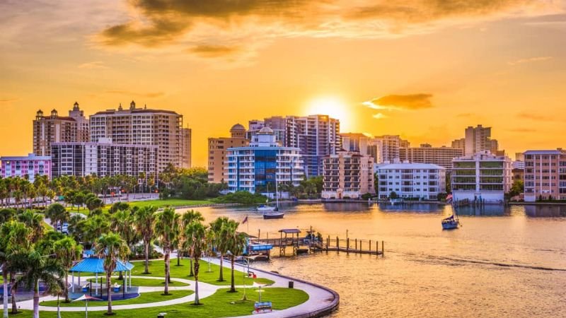 Frontier Airlines Sarasota Bradenton International Airport – SRQ Terminal