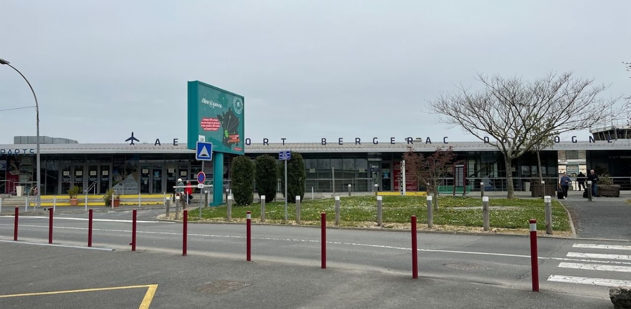 Air France Roumanieres Airport – EGC Terminal