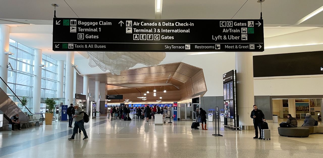 Endeavor Air SFO Terminal