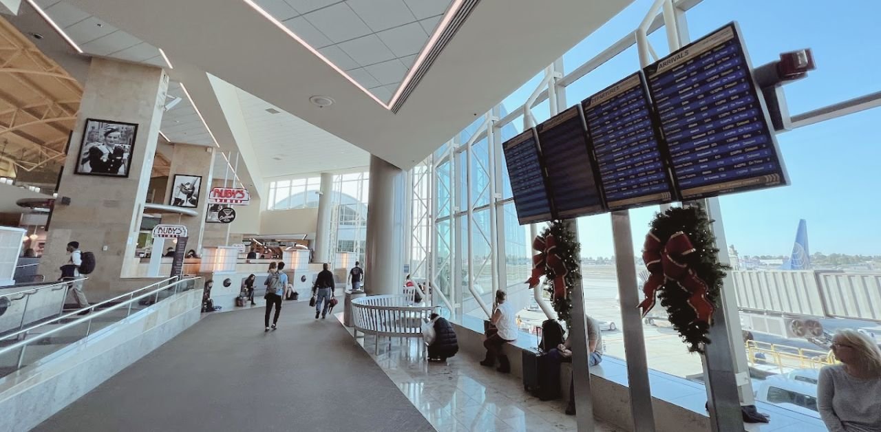 Endeavor Air SNA Terminal