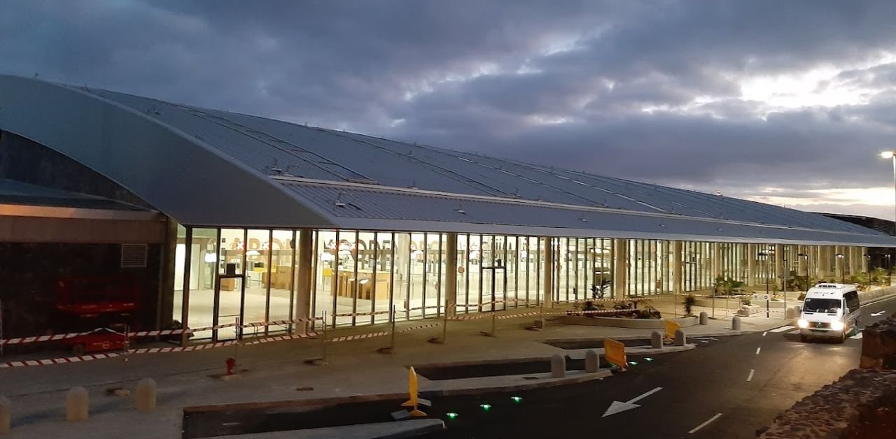 Starlux Airlines Tenerife South Airport – TFS Terminal