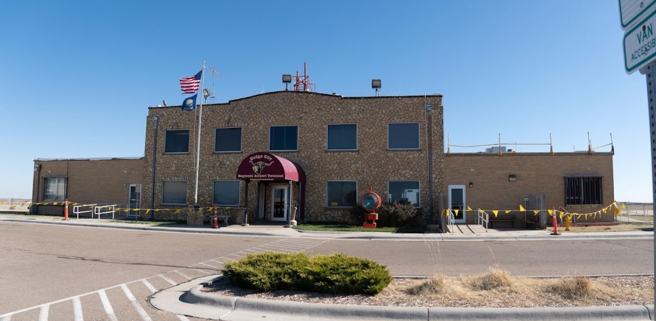 United Airlines Dodge City Municipal Airport – DDC Terminal