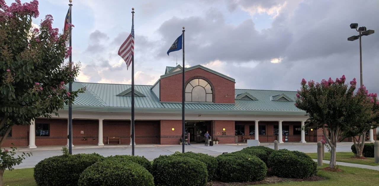 United Airlines Coastal Carolina Regional Airport – EWN Terminal