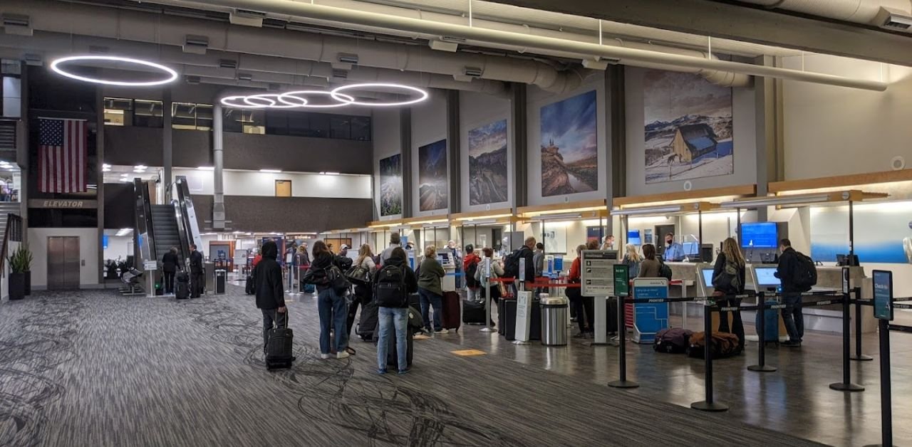 United Airlines Grand Junction Regional Airport – GJT Terminal