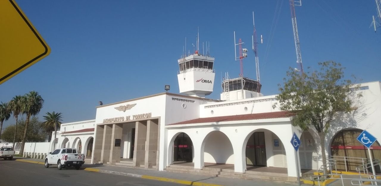 United Airlines Francisco Sarabia Airport – TRC Terminal